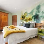 فندق مبيت وإفطار Domaine Le Rucher Des Combes 3*