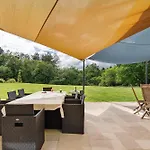 فندق مبيت وإفطار Domaine Le Rucher Des Combes 3*