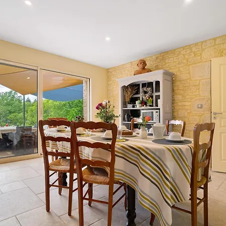 Domaine Le Rucher Des Combes לינה וארוחת בוקר 3*