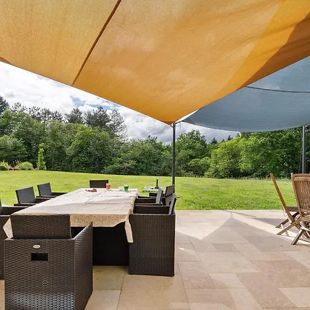 לינה וארוחת בוקר Domaine Le Rucher Des Combes 3*