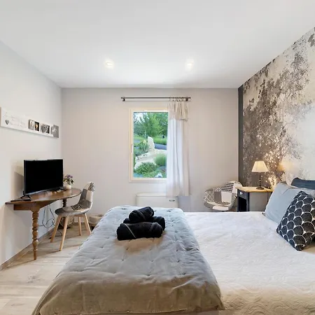 לינה וארוחת בוקר Domaine Le Rucher Des Combes